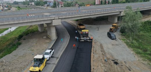 BİNLERCE VATANDAŞA HİTAP EDEN YOLDA ÇALIŞMALAR TAM GAZ