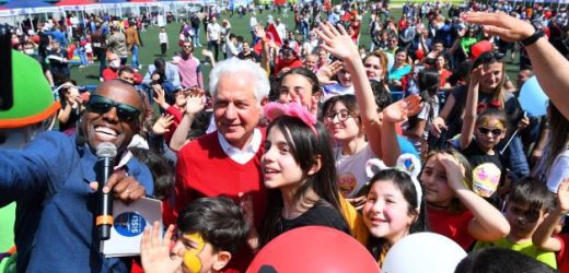 ÇOCUKLAR 23 NİSAN’I ŞİŞLİ’DE COŞKUYLA KUTLADI