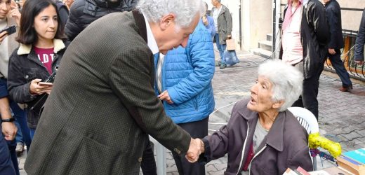 ŞİŞLİ BELEDİYESİ 65 YAŞ ÜSTÜ KOMŞULARINI YAŞLILARA SAYGI HAFTASI’NDA DA UNUTMADI!