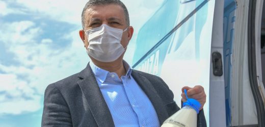 ESENYURT BELEDİYESİ’NDEN GIDA YARDIM ALAN AİLELERE SÜT VE KAŞAR PEYNİRİ DE VERİLMEYE BAŞLANDI