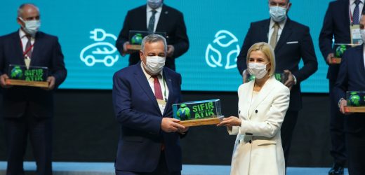 KÜÇÜKÇEKMECE BELEDİYESİ’NE SIFIR ATIK ÖDÜLÜ