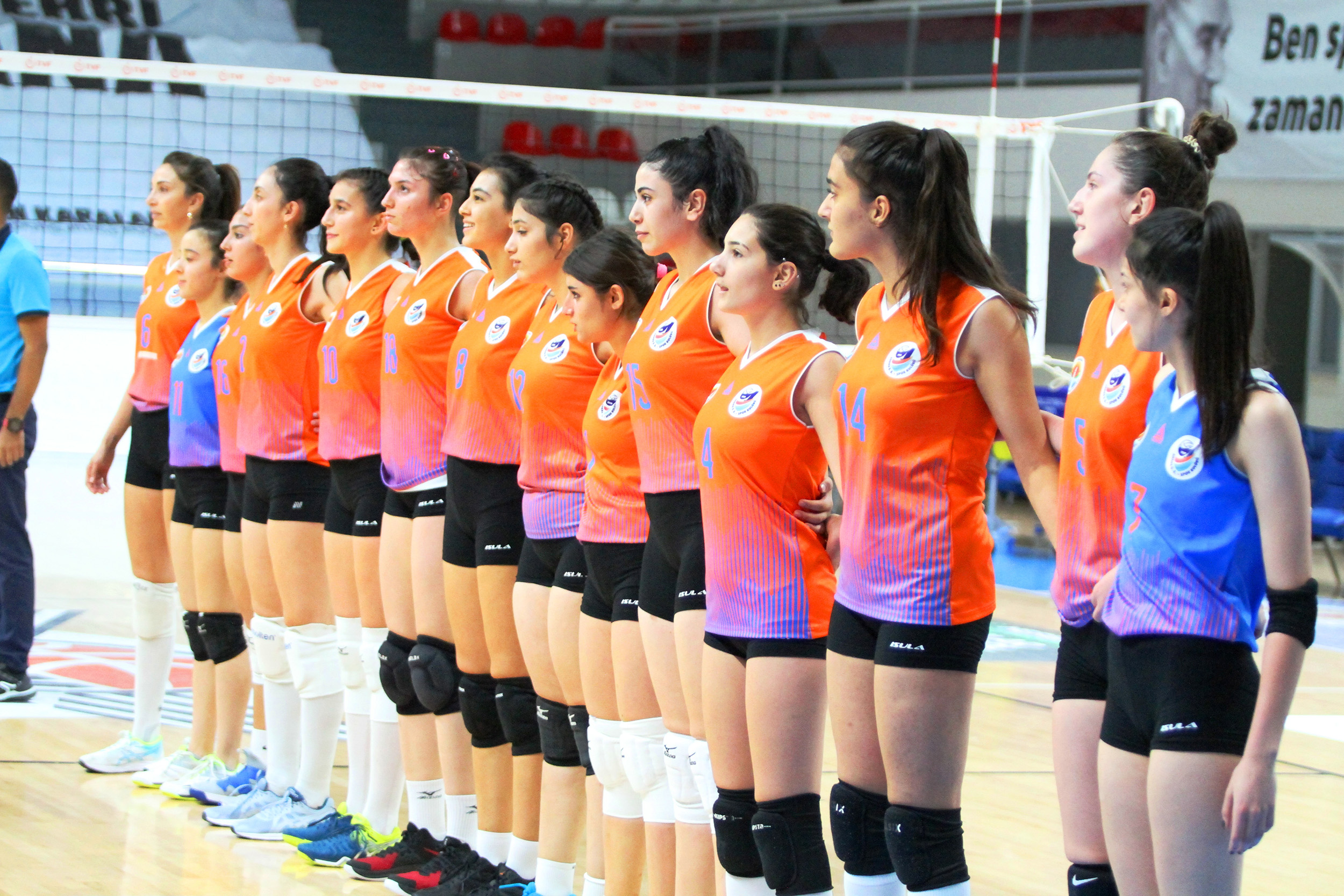 Adana Büyükşehir Kadınlar Voleybol Takımı 3. maçını da kazandı