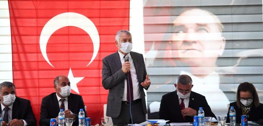 Başkan Zeydan Karalar Yumurtalık’ta muhtarlarla buluştu