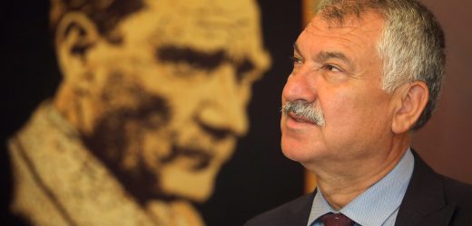 Yaktığı meşalenin aydınlığında ilerlemeye devam edeceğiz…