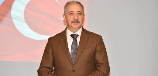 AK Parti Muğla İl Başkanı Kadem Mete yeni yıl dolayısıyla bir mesaj yayımladı. İl Başkanı Mete mesajında, “Sağlık, mutluluk ve huzur dolu; savaşın, yoklukların olmadığı bir yıl diliyorum,” dedi.