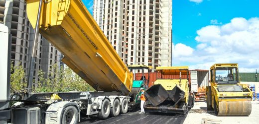 ESENYURT’TA TAHRİP OLAN YOLLAR YENİLENİYOR