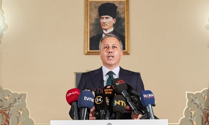 Vali Yerlikaya, İstanbul’da Kademeli Mesai Çalışmasına İlişkin Basın Açıklaması Yaptı