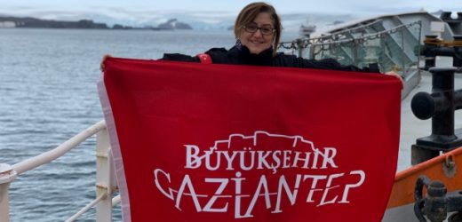 BAŞKAN ŞAHİN ANTARKTİKA ANILARINI PAYLAŞTI