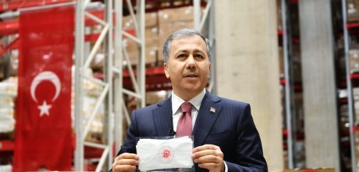 İstanbul’da Maske ve Kolonya Paketleri Vatandaşlara Ulaştırılıyor