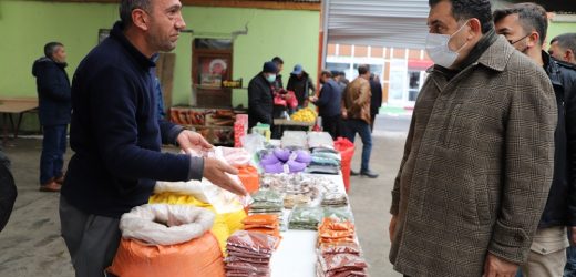 BAŞKAN DEMİR, SEBZE MEYVE PAZARINI ZİYARET ETTİ