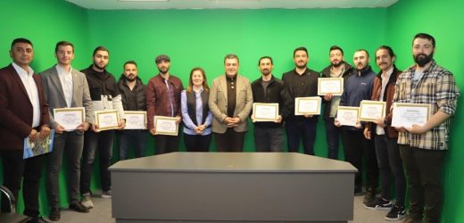 BAŞKAN DEMİR, SOSYAL MEDYA İÇERİK ÜRETİCİLERİNE İFTAR VERDİ, TV KANALINI GEZDİRDİ