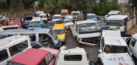 Ankara Büyükşehir Belediyesi hurda araçları topluyor