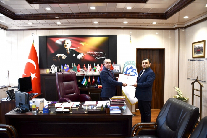 Kafkas Üniversitesi ile Özbekistan Al-Bukharı Üniversitesi arasında işbirliği protokolü imzalandı
