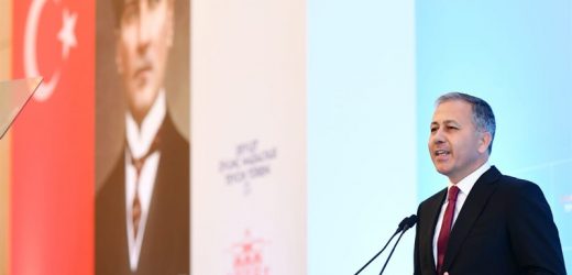 Vali Yerlikaya, Şehit Aileleri ve Gazilere Devlet Övünç Madalyası ve Beratı Takdim Etti