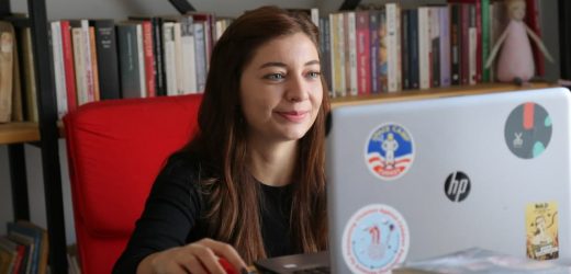 EDREMİT BELEDİYESİ’NDEN ONLİNE İNGİLİZCE DERSİ