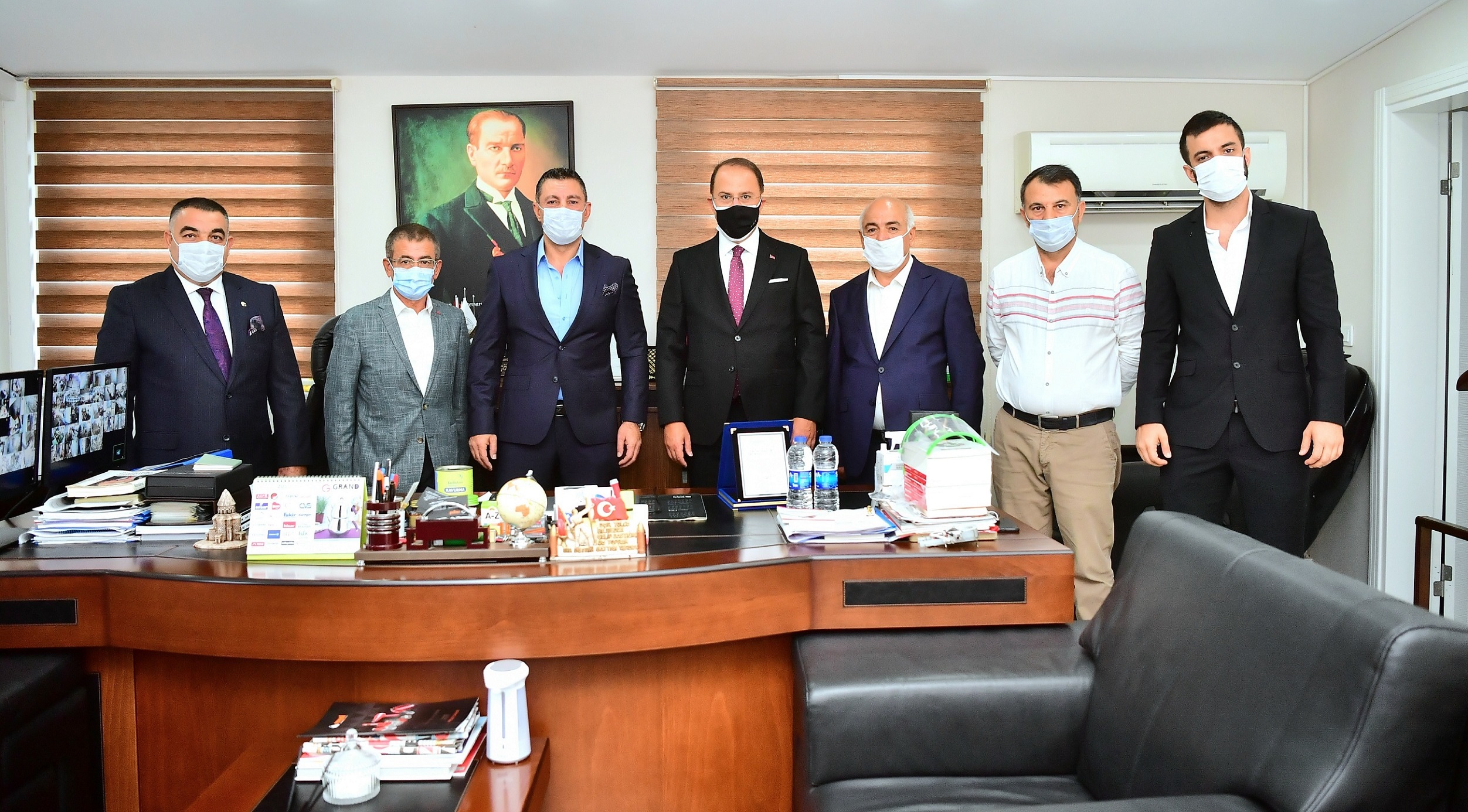 BAŞKAN ÇALIK, HAYIRSEVER FİRMALARA TEŞEKKÜR ETTİ