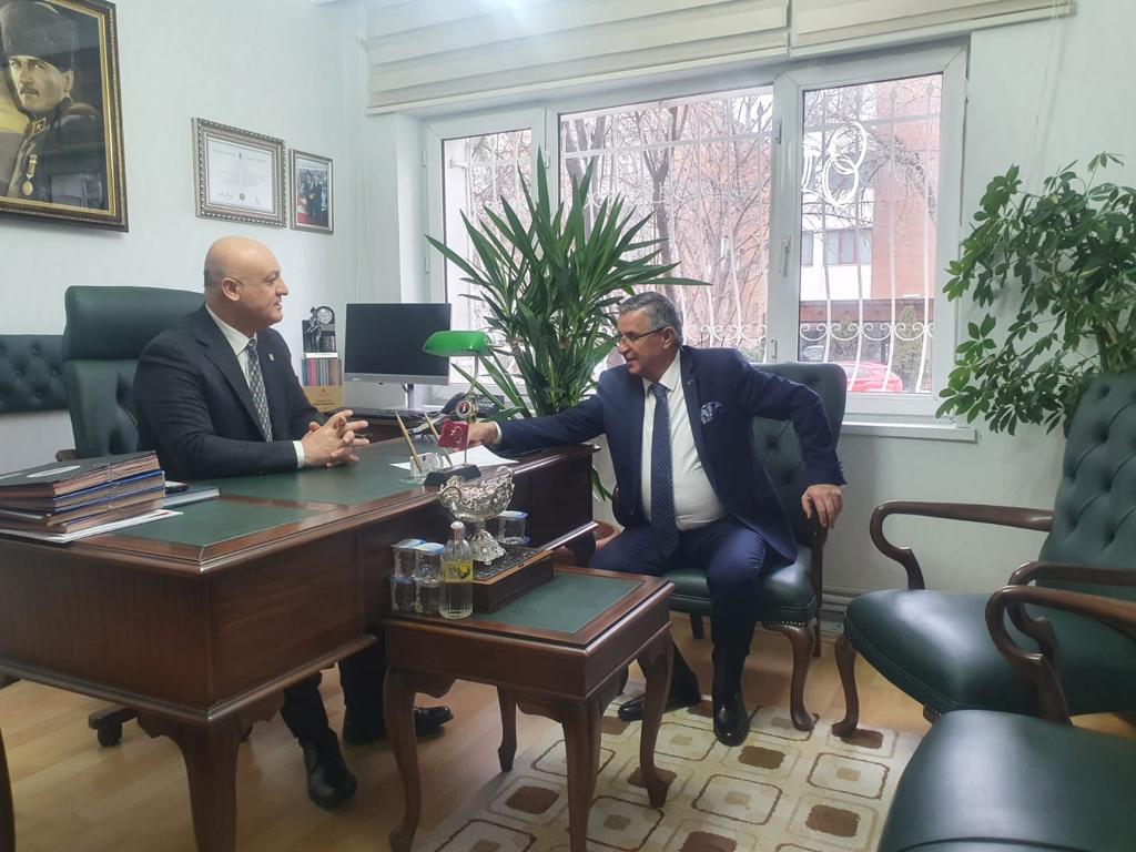 CHP’YE GEÇEN NECATİ TOPALOĞLU’NUN İLK ADRESİ SALİM ÇORUK OLDU!