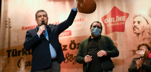 ESENYURT BELEDİYESİ’NDEN SANATÇILARA DESTEK