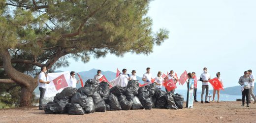 SEYİR TEPESİ’NDE 70 TORBA ÇÖP ÇIKTI