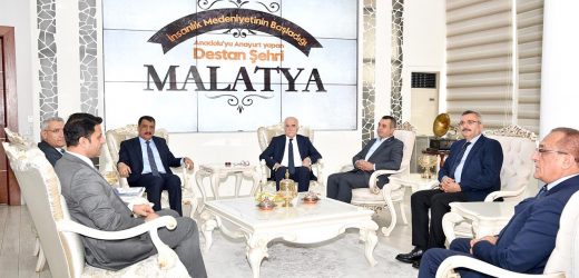 Vakıflar Genel Müdürü Burhan Ersoy, Malatya Büyükşehir Belediye Başkanı Selahattin Gürkan’ı Ziyaret