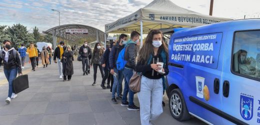 BAŞKENTLİ ÖĞRENCİLERE SICAK ÇORBA