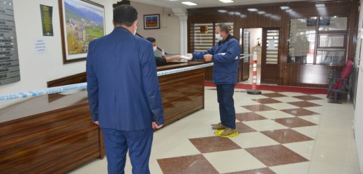 Ardahan Belediyesi Ücretsiz Maske Dağıtıyor