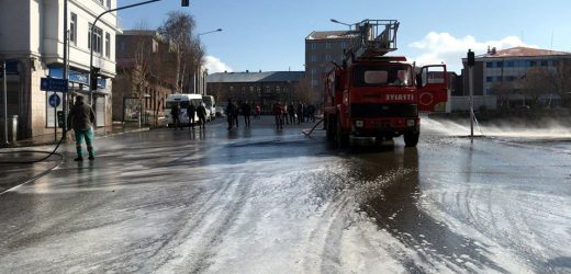 Ardahan’da Eski Yönetimin Tozunu da Süpürdüler